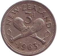 Скрещенные вахаики. Монета 3 пенса. 1963 год, Новая Зеландия.