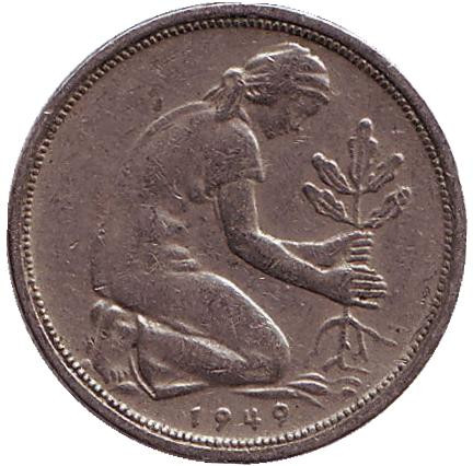 Монета 50 пфеннигов. 1949 (D) год, ФРГ. Женщина, сажающая дуб.