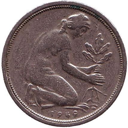 Монета 50 пфеннигов. 1949 (J) год, ФРГ. Женщина, сажающая дуб.
