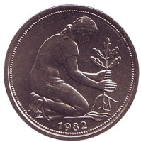 Женщина, сажающая дуб. Монета 50 пфеннигов. 1982 год (G), ФРГ.