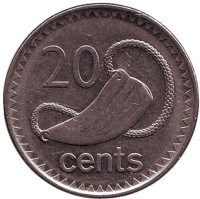 Культовый атрибут Tabua (зуб кита) на плетеном шнурке. Монета 20 центов. 2009 год, Фиджи.