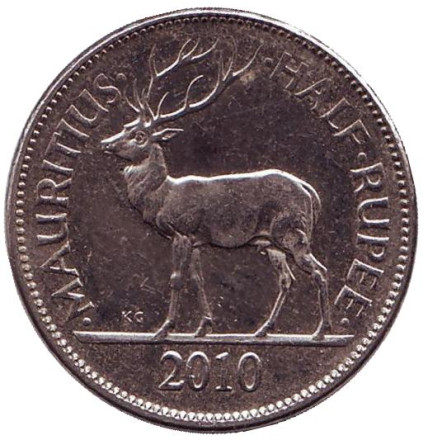 Монета 1/2 рупии. 2010 год, Маврикий. Олень. Сивусагур Рамгулам.