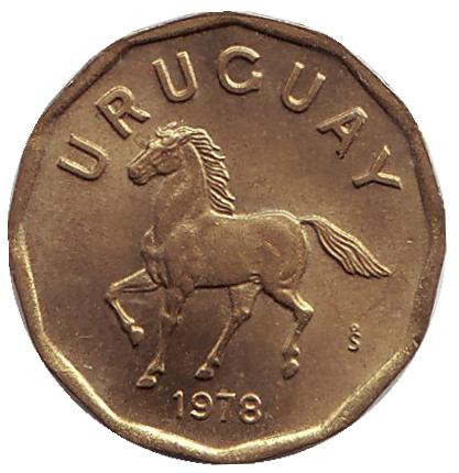 Монета 10 сентесимо. 1978 год, Уругвай. Лошадь.