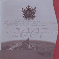 Набор монет евро в буклете. 2007 год, Сан-Марино.  Набор монет евро в буклете. 2007 год, Сан-Марино.