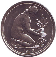 Женщина, сажающая дуб. Монета 50 пфеннигов. 1978 год (F), ФРГ.