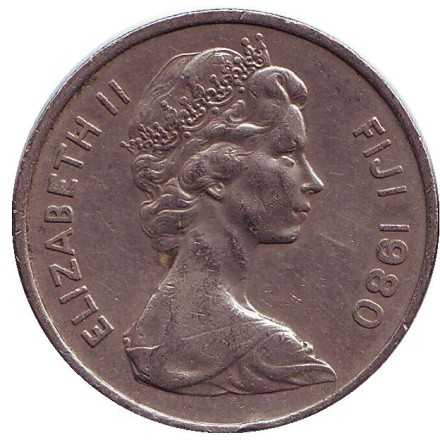 Монета 20 центов. 1980 год, Фиджи. Культовый атрибут Tabua (зуб кита) на плетеном шнурке. Монета 20 центов. 1980 год, Фиджи. Культовый атрибут Tabua (зуб кита) на плетеном шнурке.