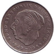 Монета 2 марки. 1973 год (J), ФРГ. Теодор Хойс. Монета 2 марки. 1973 год (J), ФРГ. Теодор Хойс.