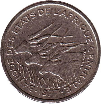 Монета 50 франков. 1977 год (E), Центральные Африканские штаты. Африканские антилопы. (Западные канны).