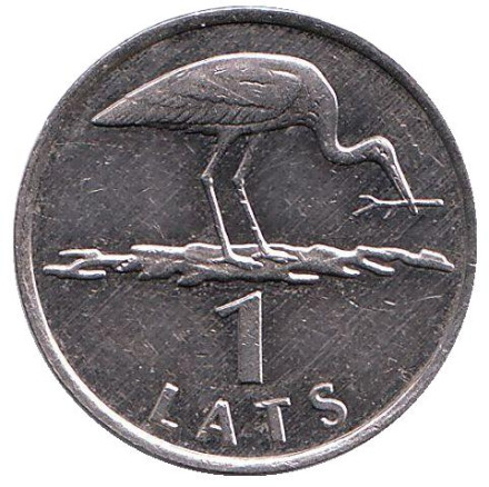 Монета 1 лат. 2001 год, Латвия. Монета из обращения. Аист.
