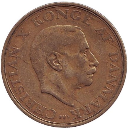 Монета 1 крона. 1945 год, Дания. Кристиан X. Стебли пшеницы и овса. Монета 1 крона. 1945 год, Дания. Кристиан X. Стебли пшеницы и овса.