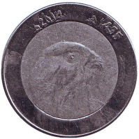 Сокол. Монета 10 динаров. 2014 год, Алжир. Из обращения.