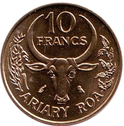 Монета 10 франков. 1970 год, Мадагаскар. UNC. Буйвол. Стручки ванили.