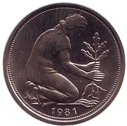 Монета 50 пфеннигов. 1981 (G) год, ФРГ. Женщина, сажающая дуб.