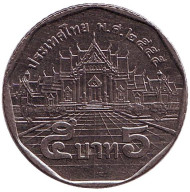 Монета 5 батов. 2012 год, Таиланд. Мраморный храм. Монета 5 батов. 2012 год, Таиланд. Мраморный храм.