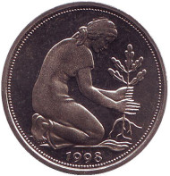 Монета 50 пфеннигов. 1998 год (A), ФРГ. Женщина, сажающая дуб. Монета 50 пфеннигов. 1998 год (A), ФРГ. Женщина, сажающая дуб.