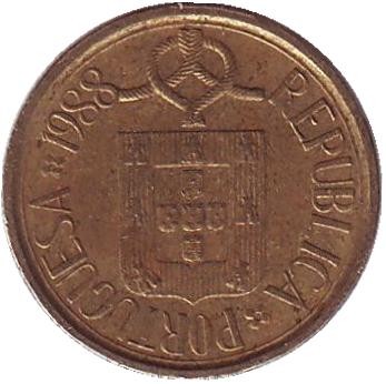 Монета 1 эскудо. 1988 год, Португалия. Монета 1 эскудо. 1988 год, Португалия.