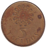 Монета 5 эскудо. 1988 год, Португалия. Монета 5 эскудо. 1988 год, Португалия.