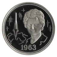 Валентина Терешкова. Монетовидный жетон. ММД. 2013 год, Россия. Валентина Терешкова. Монетовидный жетон. ММД. 2013 год, Россия.