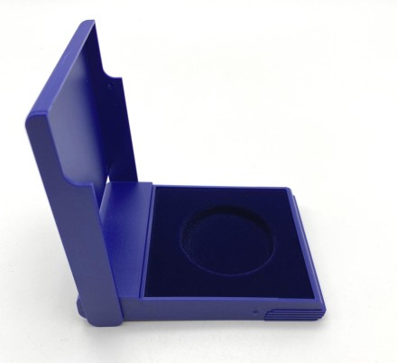 Футляр (коробка) прямоугольный для одной монеты диаметром до 46 мм. Производство Россия. 79х106х16 мм.