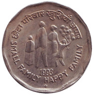 Монета 2 рупии. 1993 год, Индия. Небольшая семья - счастливая семья. ("*" - Хайдарабад). Монета 2 рупии. 1993 год, Индия. Небольшая семья - счастливая семья. ("*" - Хайдарабад).