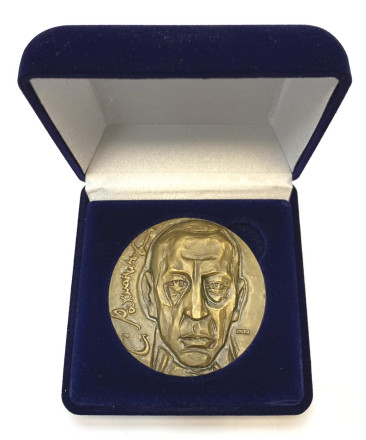 Футляр (коробка) квадратный для одной медали (монеты) диаметром до 60 мм. Производство Китай. 92х92х40 мм. Футляр (коробка) квадратный для одной медали (монеты) диаметром до 60 мм. Производство Китай. 92х92х40 мм.