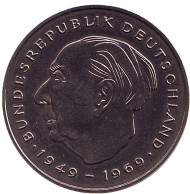 Монета 2 марки. 1982 год (D), ФРГ. Теодор Хойс. Монета 2 марки. 1982 год (D), ФРГ. Теодор Хойс.