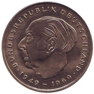 Монета 2 марки. 1977 год (G), ФРГ. Теодор Хойс. Монета 2 марки. 1977 год (G), ФРГ. Теодор Хойс.