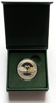 Монета 200 тенге. 2021 год, Казахстан. Лебедь. Серия "Культовые животные тотемы кочевников".