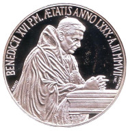 Монета 5 евро. 2007 год, Ватикан. День мира. Монета 5 евро. 2007 год, Ватикан. День мира.