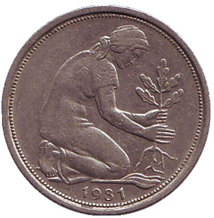 Монета 50 пфеннигов. 1981 (D) год, ФРГ. Женщина, сажающая дуб.