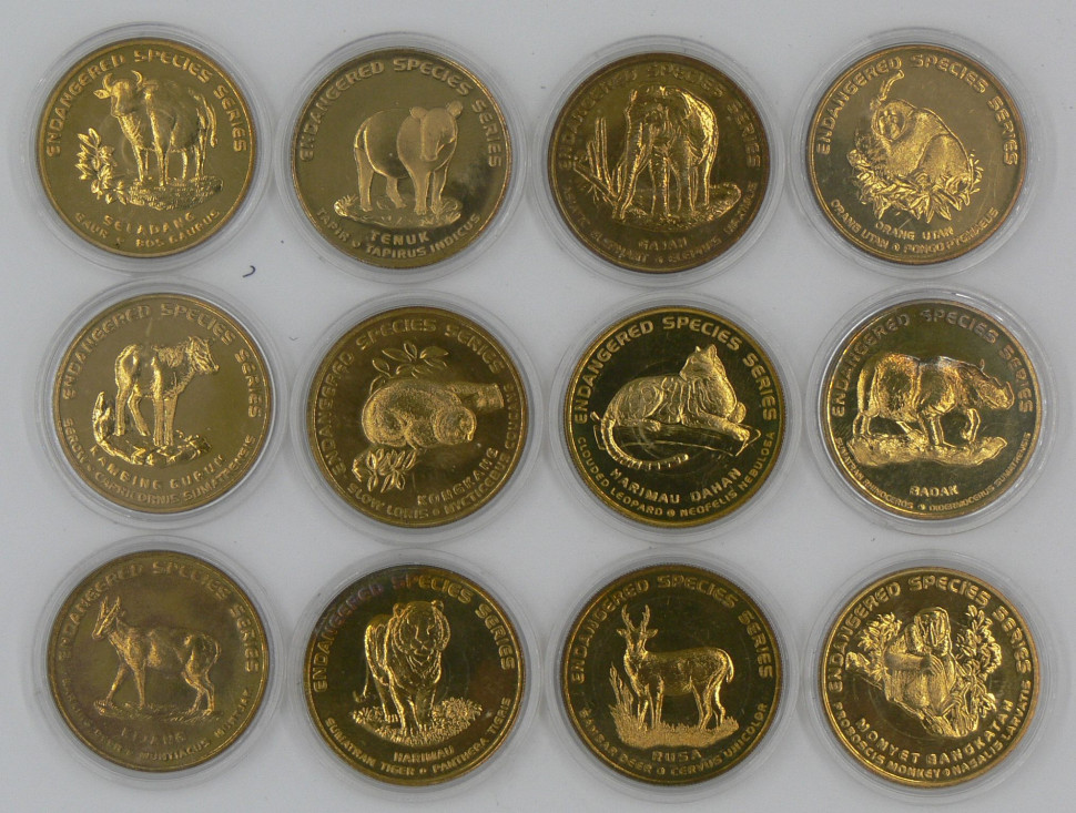 Коллекционер магазин монет. Коллекционные монеты. Коллекционировать монеты. Наборы монет с изображением животных. Коллекционер монет.