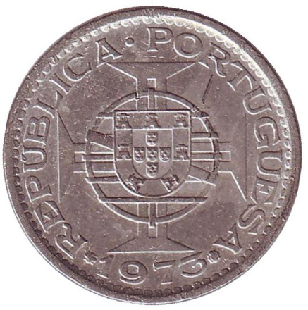 Монета 5 эскудо. 1973 год, Мозамбик в составе Португалии. Монета 5 эскудо. 1973 год, Мозамбик в составе Португалии.