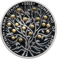 Монета 500 тенге. 2013 год, Казахстан. Родина яблок.