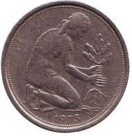 Монета 50 пфеннигов. 1973 (D) год, ФРГ. Женщина, сажающая дуб. Монета 50 пфеннигов. 1973 (D) год, ФРГ. Женщина, сажающая дуб.