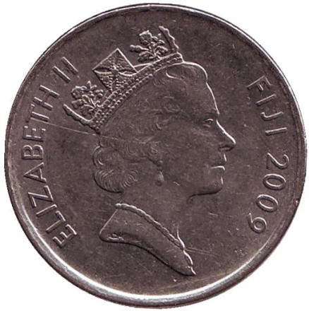 Монета 20 центов. 2009 год, Фиджи. Культовый атрибут Tabua (зуб кита) на плетеном шнурке.