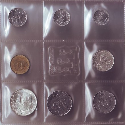 Годовой набор монет Сан-Марино (8 шт) 1976 года в банковской упаковке.