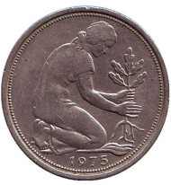Монета 50 пфеннигов. 1975 (D) год, ФРГ. Женщина, сажающая дуб. Монета 50 пфеннигов. 1975 (D) год, ФРГ. Женщина, сажающая дуб.