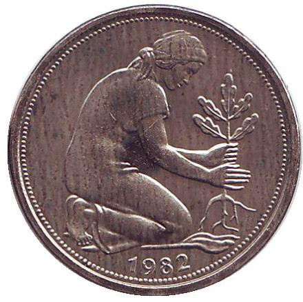 Монета 50 пфеннигов. 1982 год (J), ФРГ. UNC. Женщина, сажающая дуб.