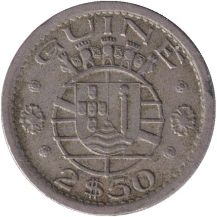 Монета 2,5 эскудо. 1952 год, Гвинея-Бисау.