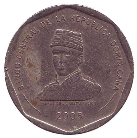 Монета 25 песо. 2005 год, Доминикана. Грегорио Луперон.