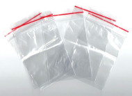 Полиэтиленовые пакеты с защелкой (грипперы). Формат 4 см* 6 см, упаковка 100 шт.