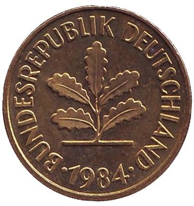 Монета 5 пфеннигов. 1984 год (F), ФРГ. Дубовые листья. Монета 5 пфеннигов. 1984 год (F), ФРГ. Дубовые листья.