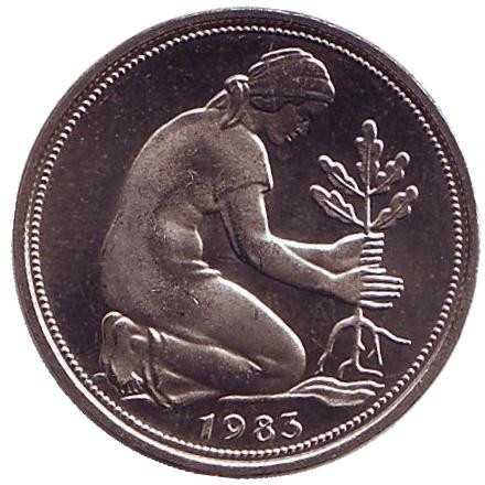 Монета 50 пфеннигов. 1983 год (G), ФРГ. UNC. Женщина, сажающая дуб.