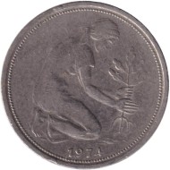 Монета 50 пфеннигов. 1974 (G) год, ФРГ. Женщина, сажающая дуб.