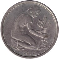 Монета 50 пфеннигов. 1974 (J) год, ФРГ. Женщина, сажающая дуб.