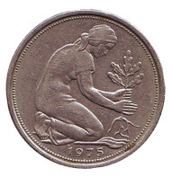 Монета 50 пфеннигов. 1975 (J) год, ФРГ. Женщина, сажающая дуб. Монета 50 пфеннигов. 1975 (J) год, ФРГ. Женщина, сажающая дуб.