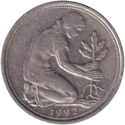Монета 50 пфеннигов. 1992 год (A), ФРГ. Женщина, сажающая дуб.