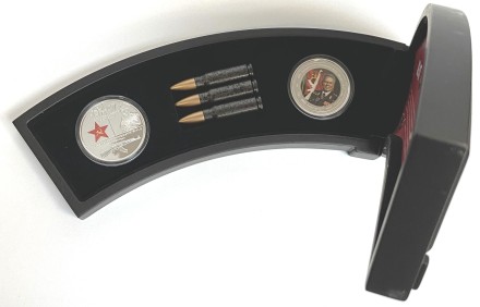 60 лет автомату Калашникова. Набор из 2-х монет номиналом 2 доллара в подарочной упаковке. 2007 год, Острова Кука.