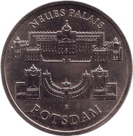 Монета 5 марок. 1986 год, ГДР. Новый дворец в парке Сан-Суси в Потсдаме. Монета 5 марок. 1986 год, ГДР. Новый дворец в парке Сан-Суси в Потсдаме.