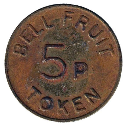 Игровой жетон "5p / TOKEN. Bell Fruit". (Токен), Великобритания. (Тонкая "5")